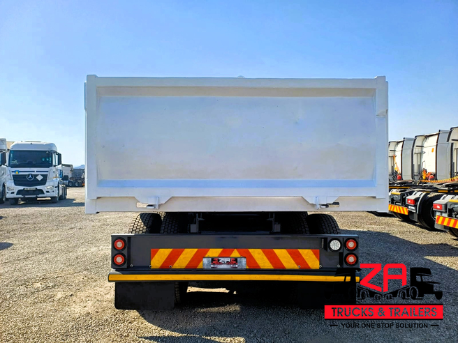 2020 IVECO TRAKKER 440 10 CUBE TIPPER #11368
